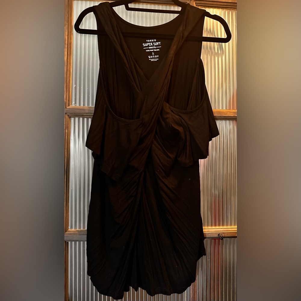 Torrid Black cold shoulder Sleeve top